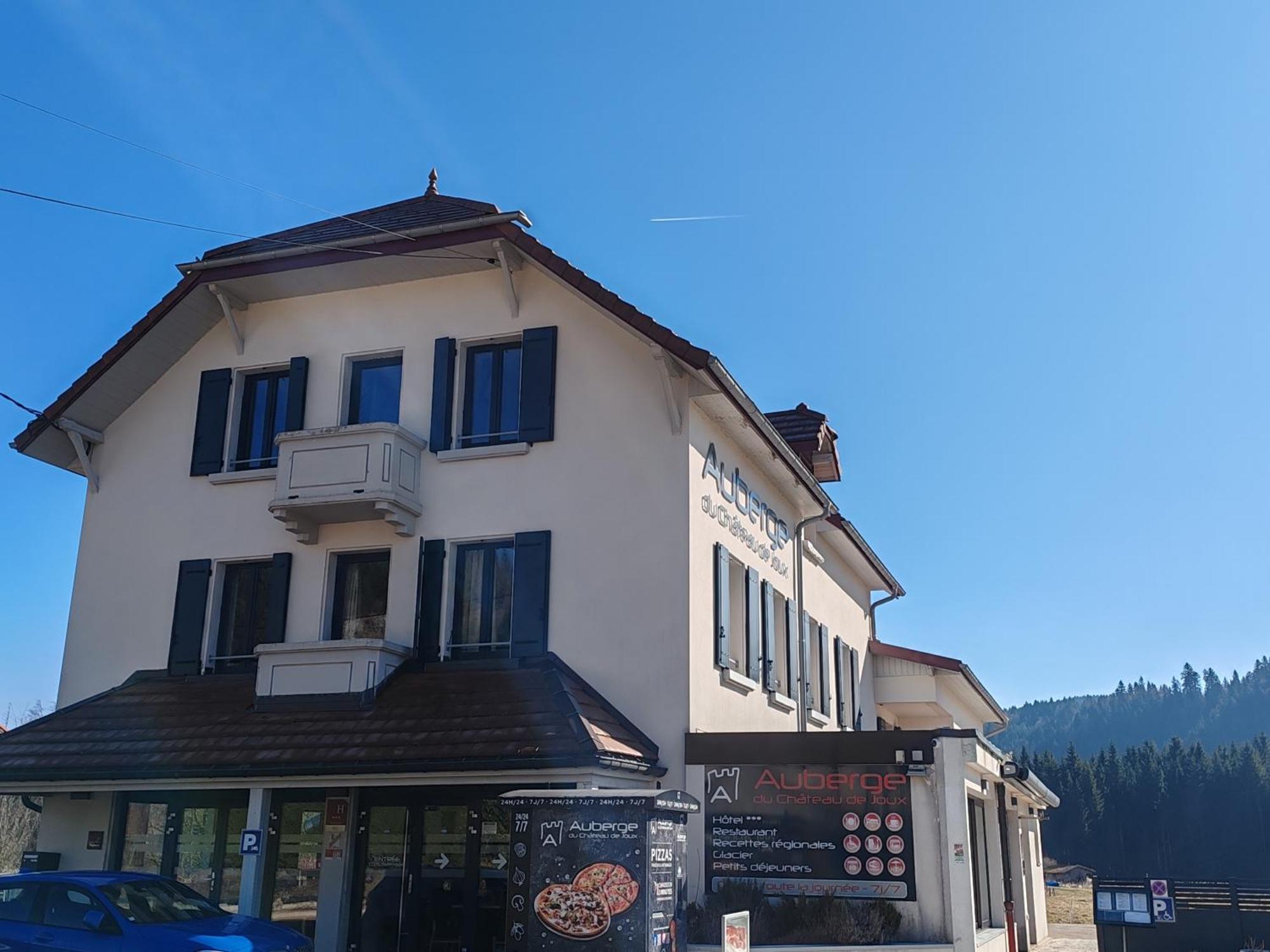 Auberge Du Chateau De Joux La Cluse-et-Mijoux Buitenkant foto