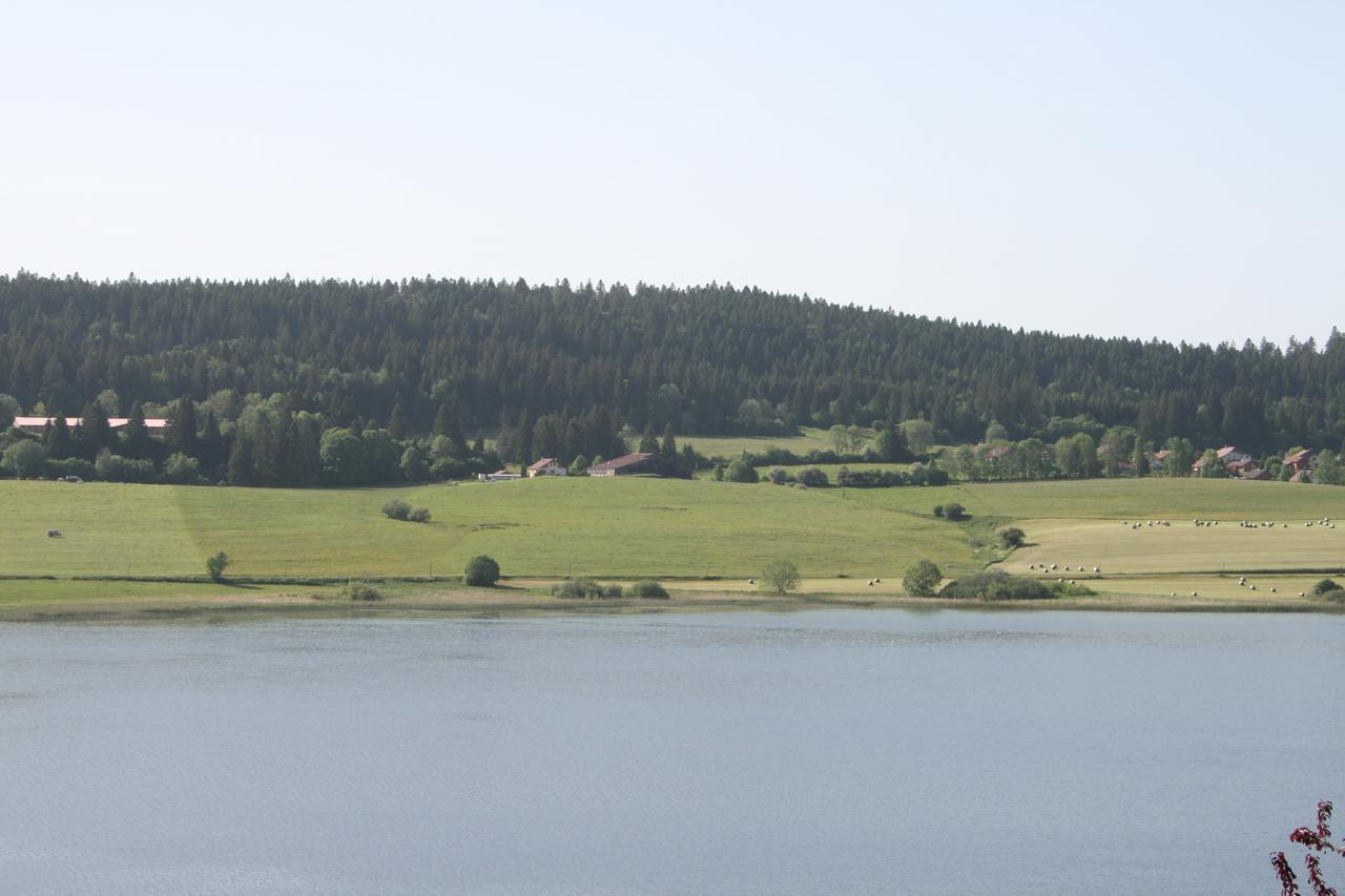 Auberge Du Chateau De Joux La Cluse-et-Mijoux Buitenkant foto